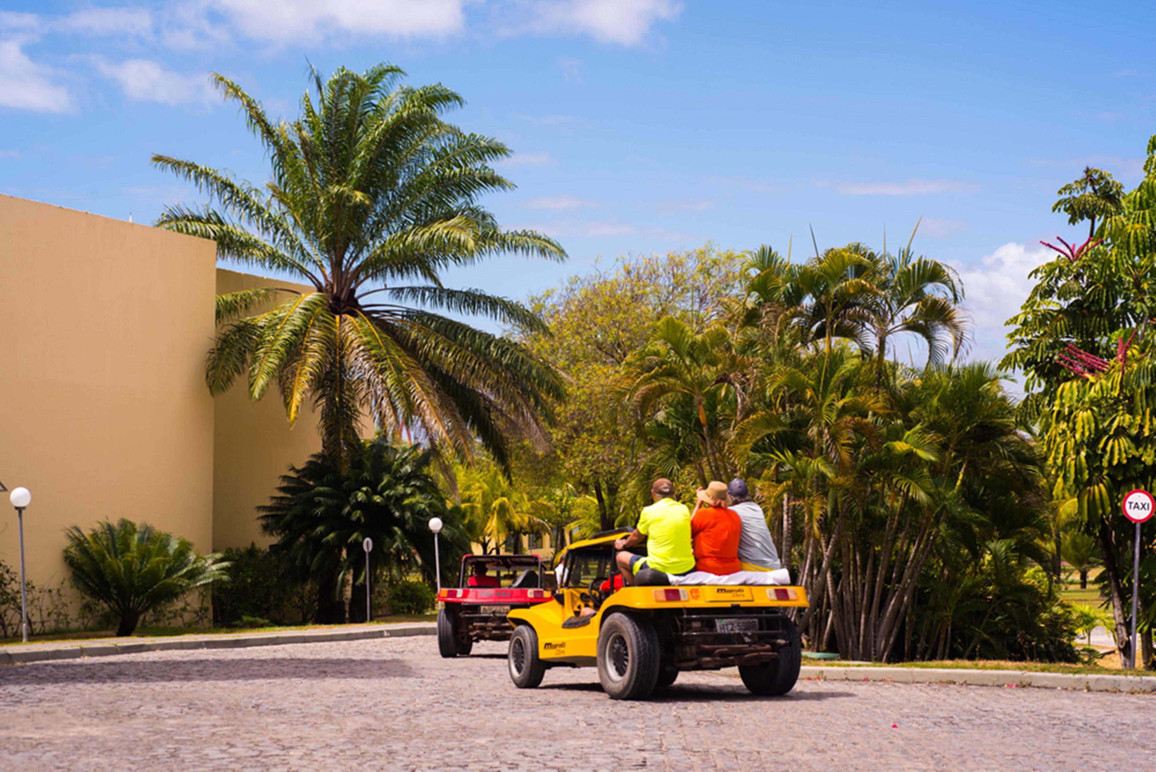 Vila Galé Eco Resort do Cabo - All Inclusive Cabo de Santo Agostinho Exteriér fotografie Golf carts in Playa del Carmen